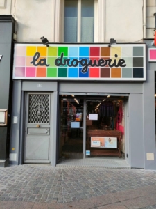 Rénovation devanture magasin enseigne Paris Lemaire Peinture Renovation