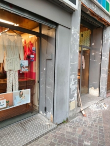 Rénovation devanture magasin enseigne Paris Lemaire Peinture Renovation